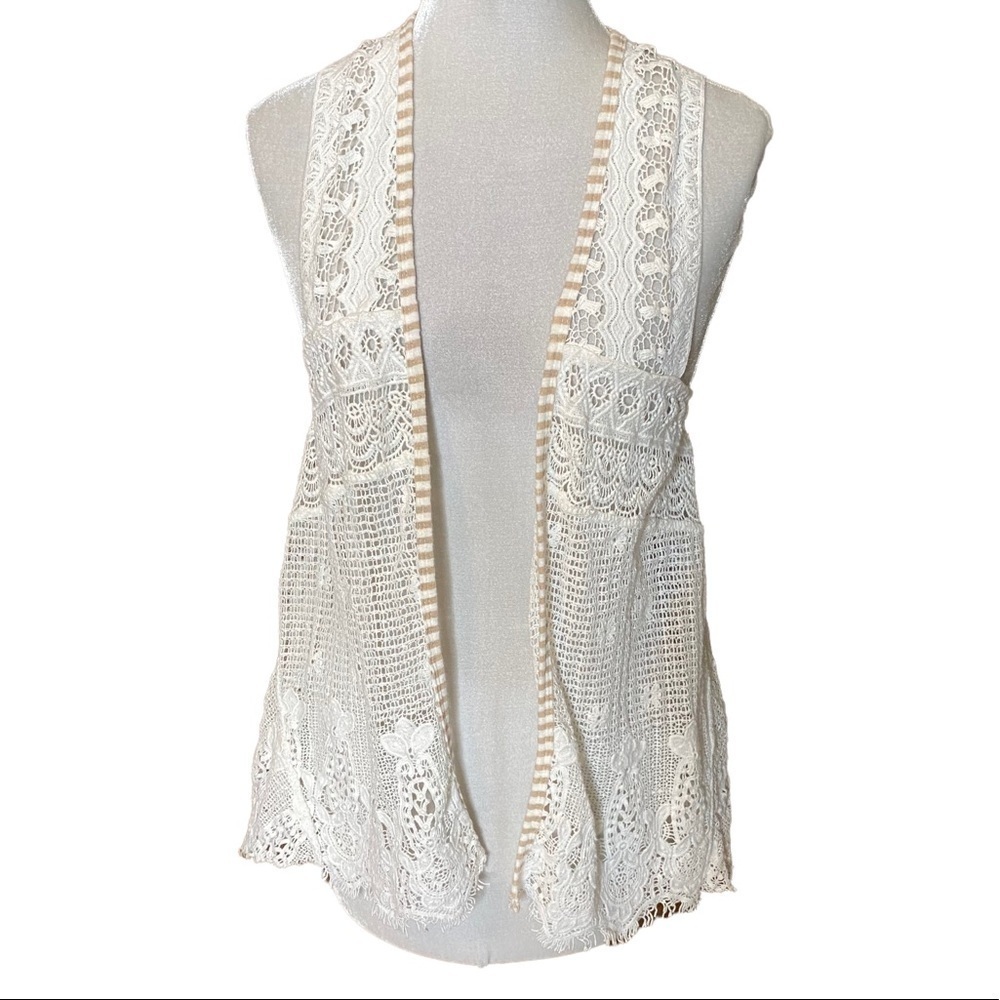 BKE Crochet Vest. Size Small